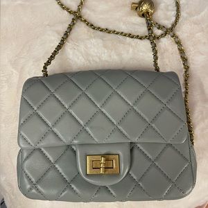 Cross body bag grayish green with gold chain